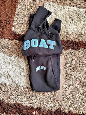 Sneakgallery GOAT Chenille Patch Hoodie and Sweatpants Set